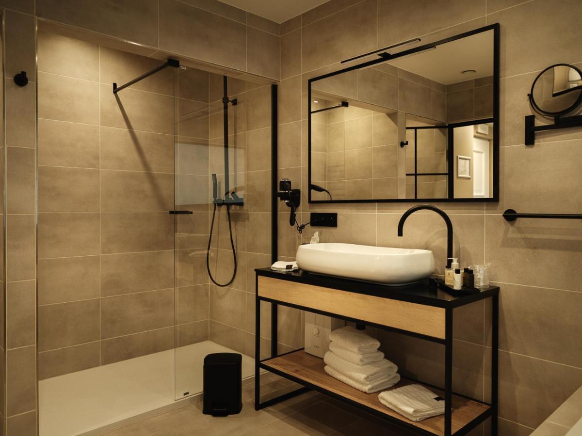 Ferme D'Ecavee Hotel Celles  ภายนอก รูปภาพ