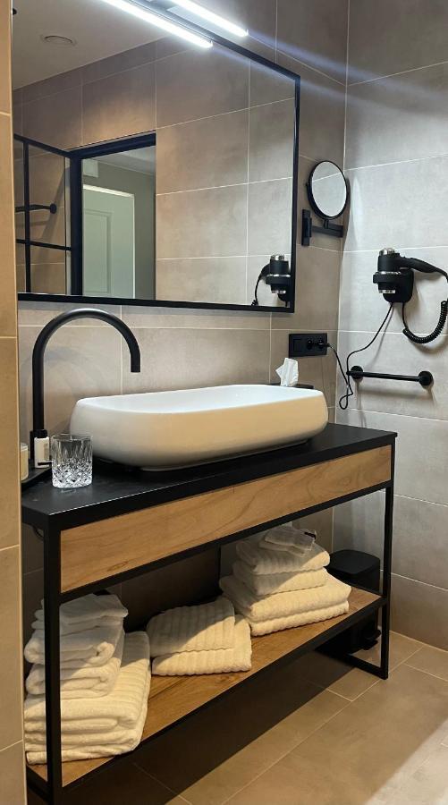 Ferme D'Ecavee Hotel Celles  ภายนอก รูปภาพ